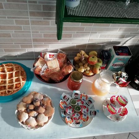 Good Morning Shopping Bed & Breakfast Serravalle Scrivia Bagian luar foto