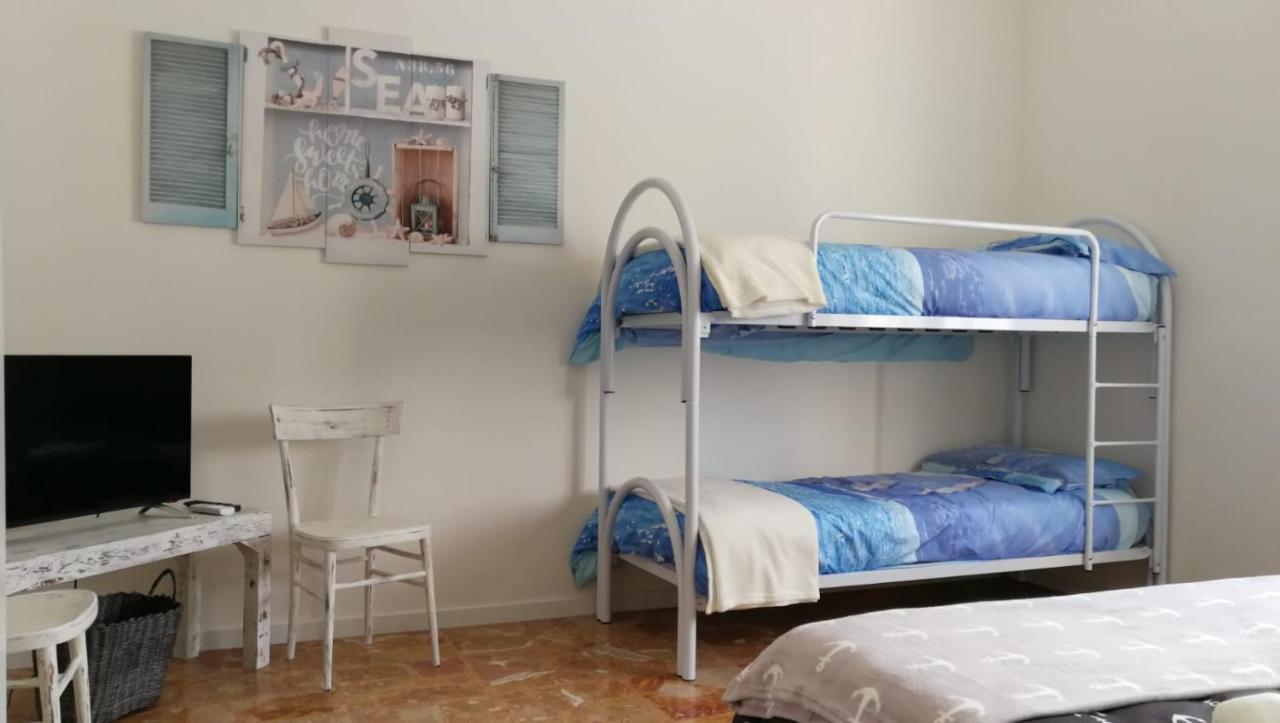 Good Morning Shopping Bed & Breakfast Serravalle Scrivia Bagian luar foto
